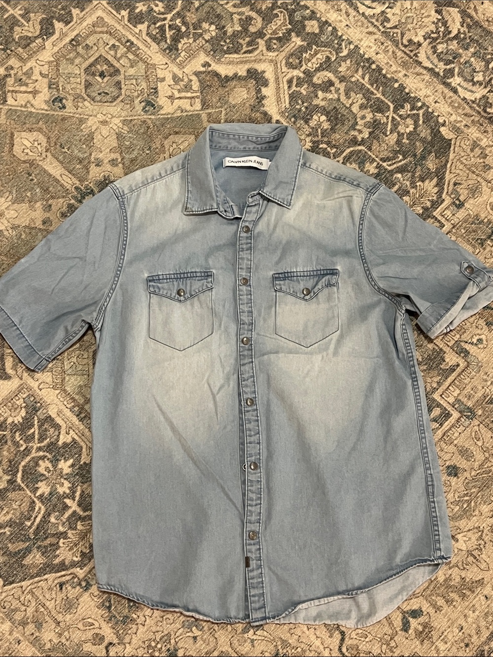 Calvin Klein Jeans Light Blue Short Sleeve Denim Button-Down Shirt
